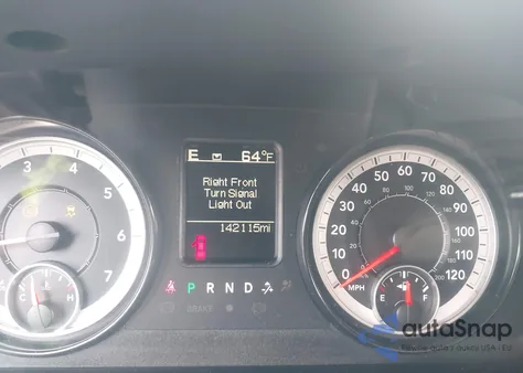 2019 Ram 1500 Classic Tradesman 4X4 6'4 Box z USA, uszkodzony, nr VIN 1C6RR7FG0KS620551